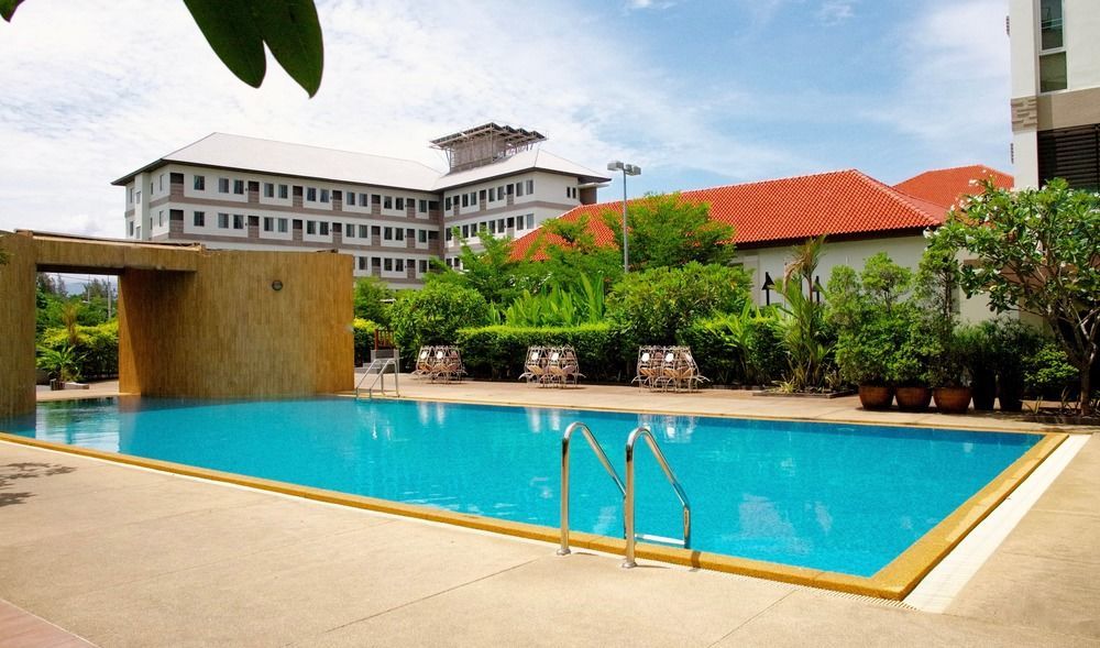 J. Park Hotel Chonburi Bagian luar foto