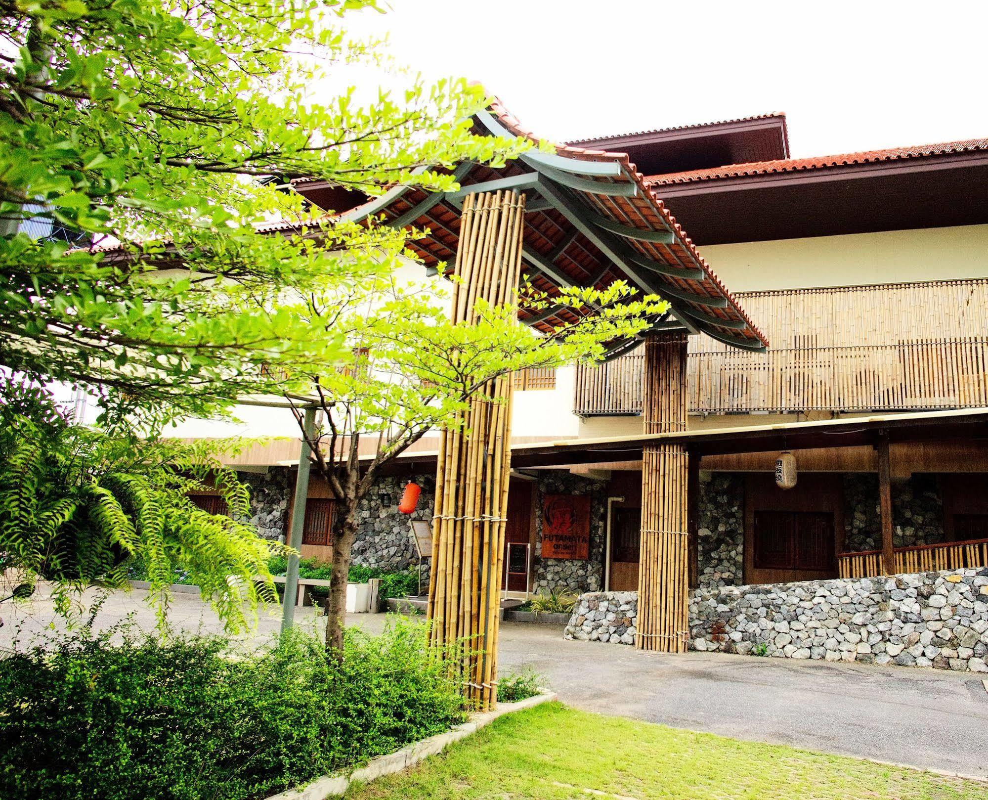 J. Park Hotel Chonburi Bagian luar foto
