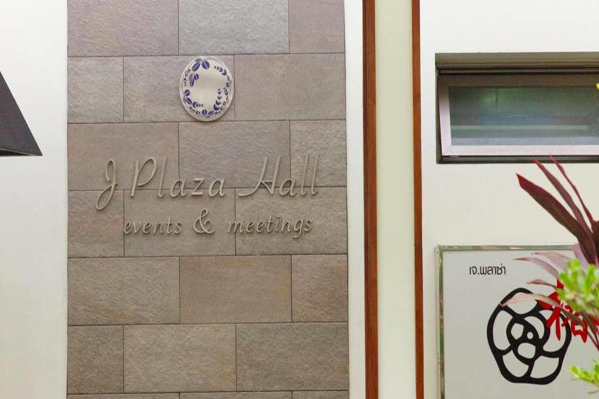 J. Park Hotel Chonburi Bagian luar foto