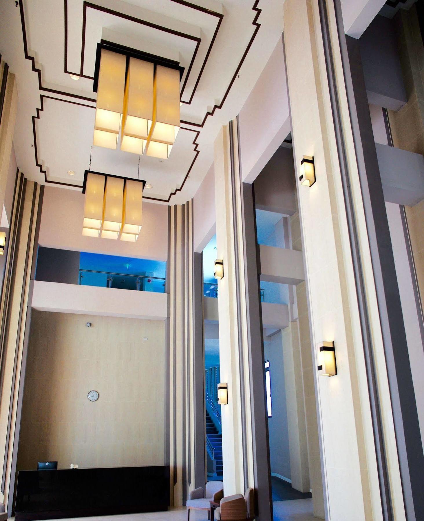 J. Park Hotel Chonburi Bagian luar foto