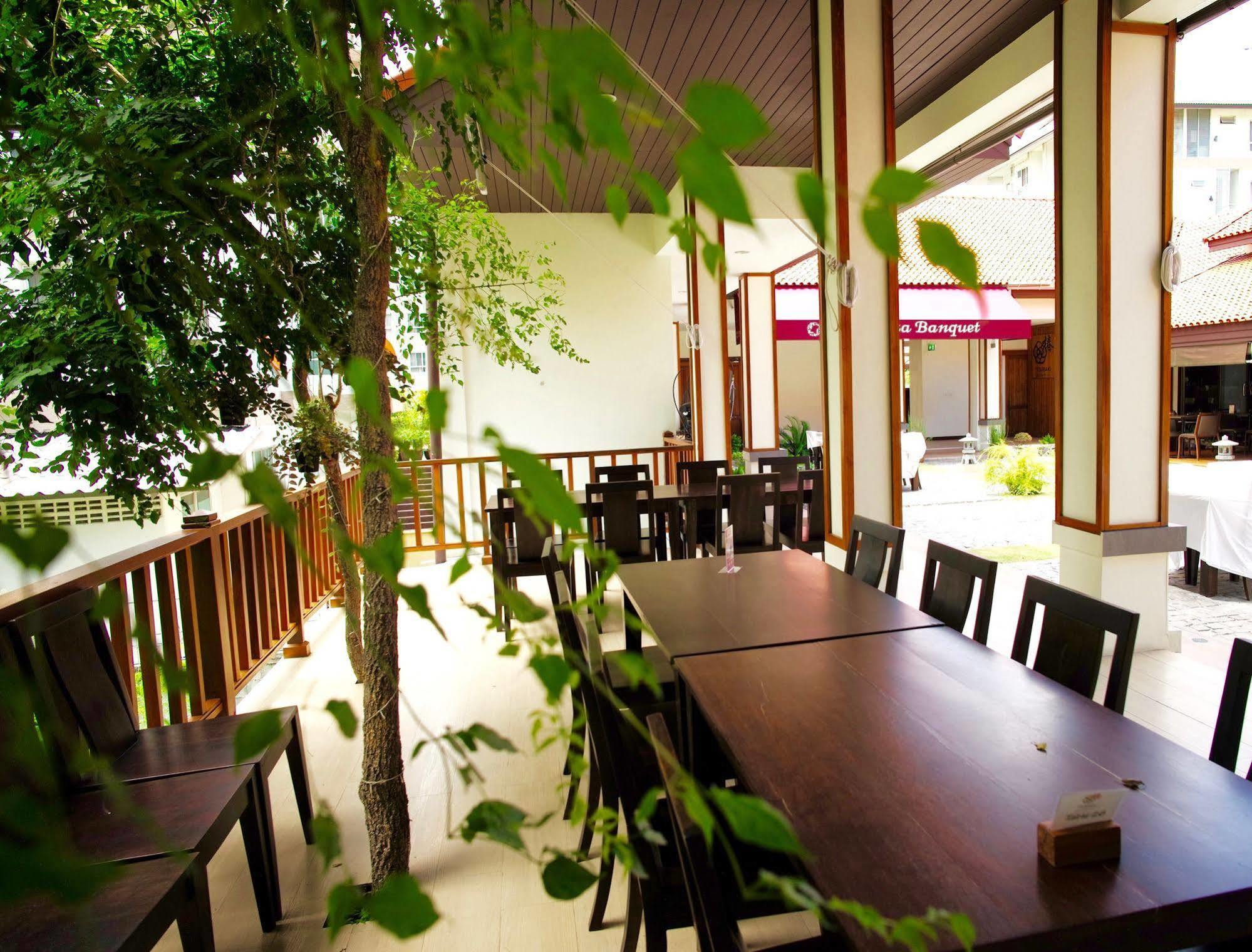 J. Park Hotel Chonburi Bagian luar foto
