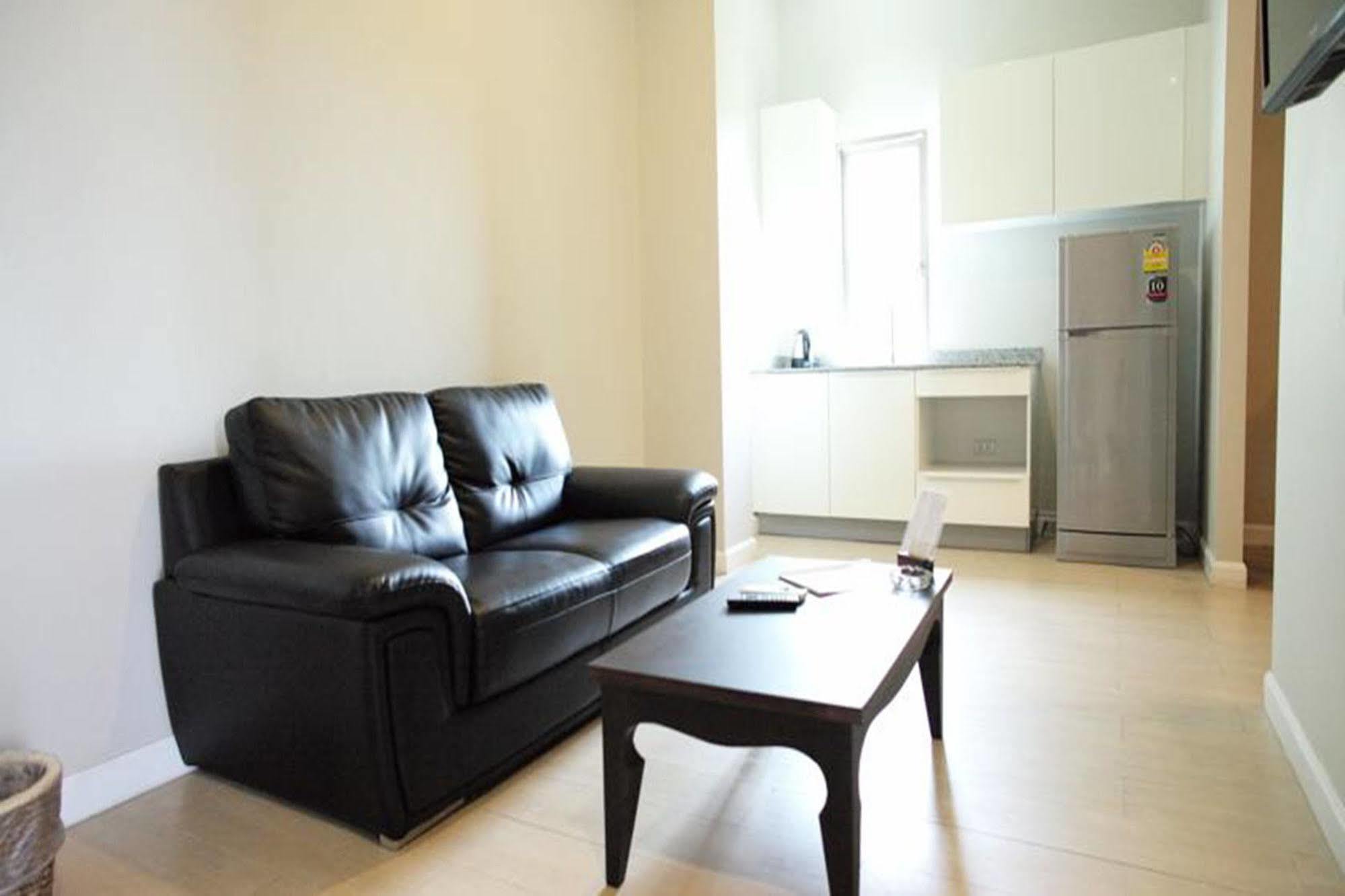 J. Park Hotel Chonburi Bagian luar foto