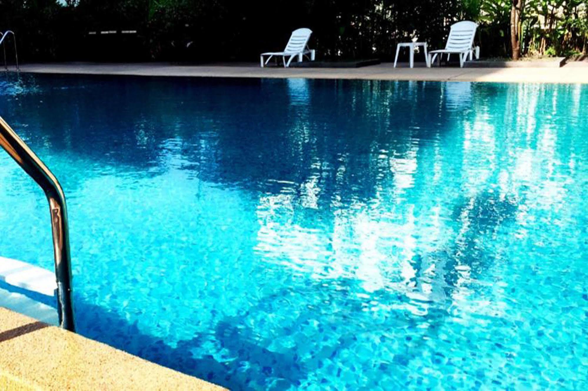 J. Park Hotel Chonburi Bagian luar foto