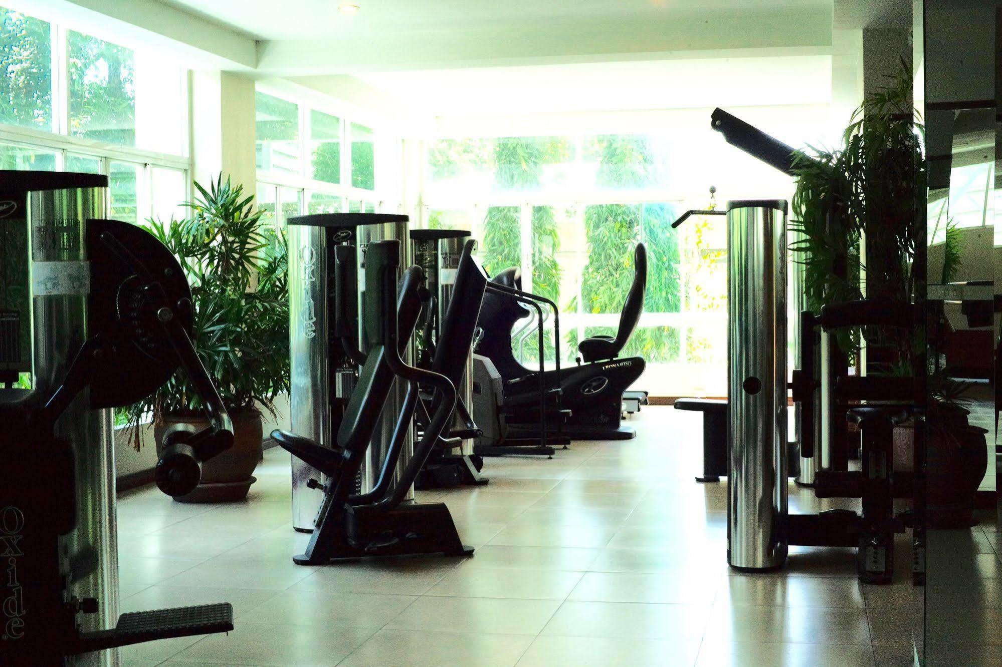 J. Park Hotel Chonburi Bagian luar foto