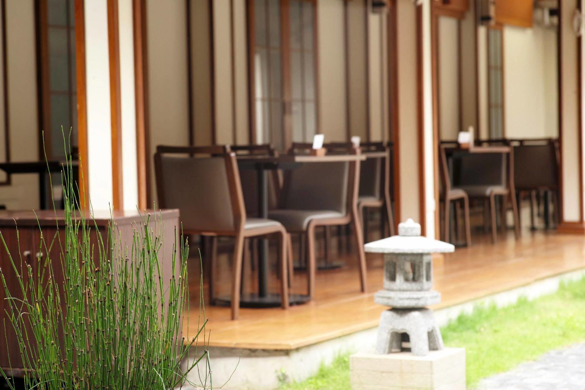 J. Park Hotel Chonburi Bagian luar foto